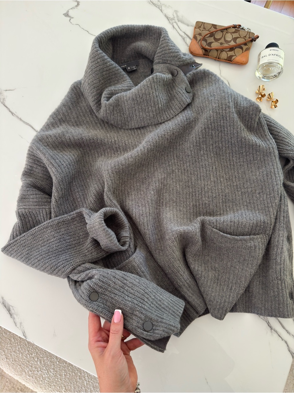 Vince Gray Ribbed Funnel Neck oversized Sweater with Button Details 🍂🍁